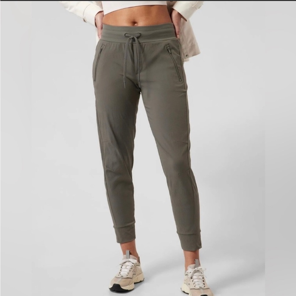 Athleta Trekkie North Joggers Mountain Olive.